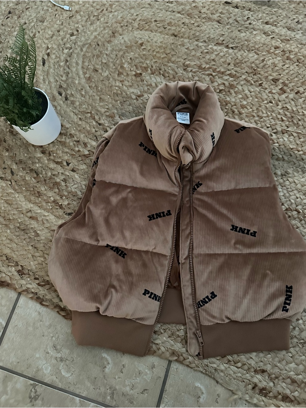VS PINK RIBBED PUFFER VEST